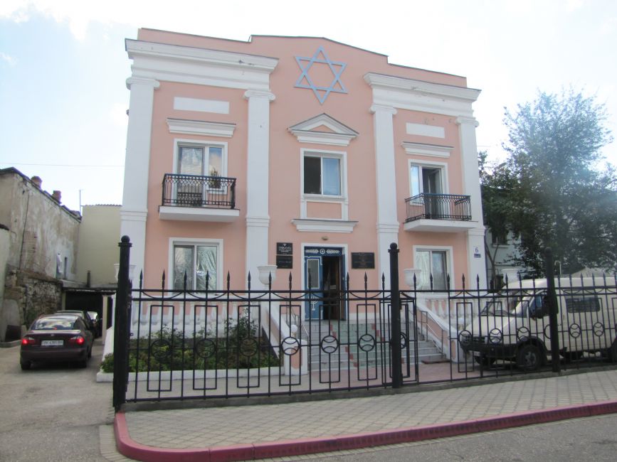 Former prayer house of local Jewish craftsmen. Today this is a historical museum of the Jewish community of Kerch. Photographer: 	Mikhail Tyaglyy, 2011.