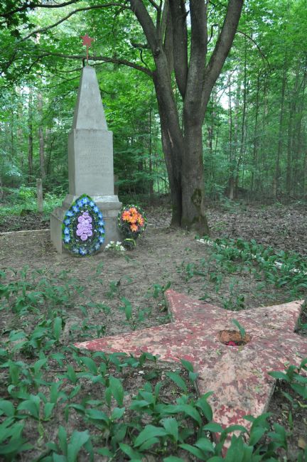 Popova Gorka murder site. Photographer: 	Alexander Litin, 2010.