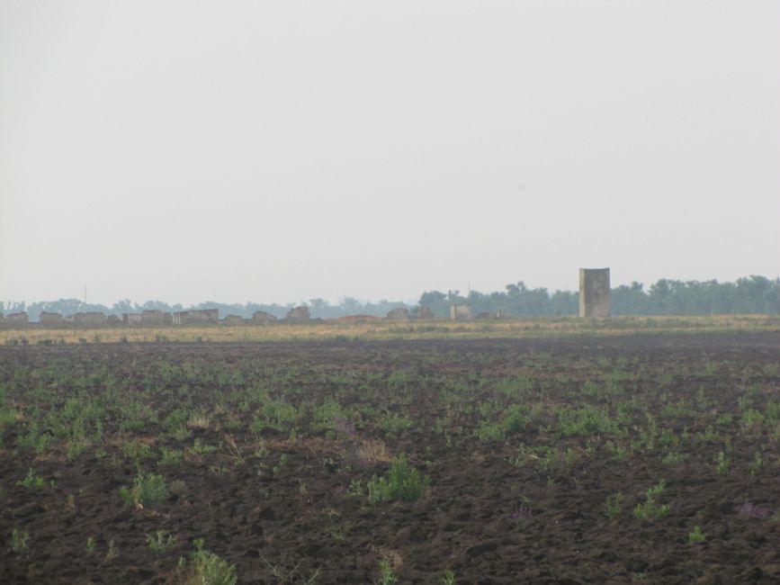 The area of the murder site of the Jews of Larindorf. Photographer: 	Mikhail Tyaglyy, 2011.