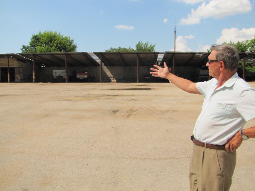 Approximate location of the well on the former May 1st sovkhoz. Photographer: 	Mikhail Tyaglyy, 2011.