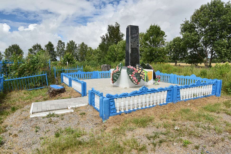 Grain-storage murder site, contemporary view. Photographer: 	Alexander Litin, 2015.