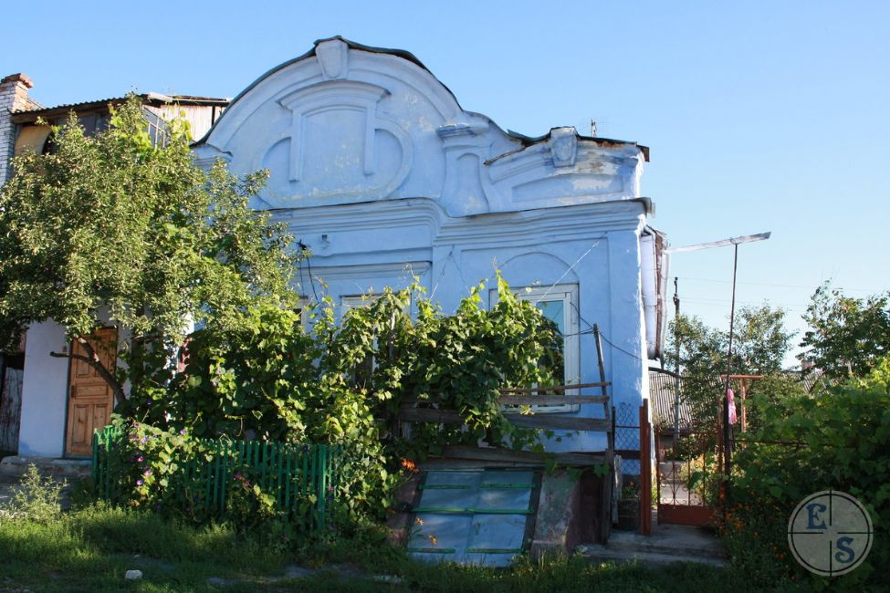 Contemporary view of the former Jewish house in the town. Photographer: Eugene Shnaider, 2013.