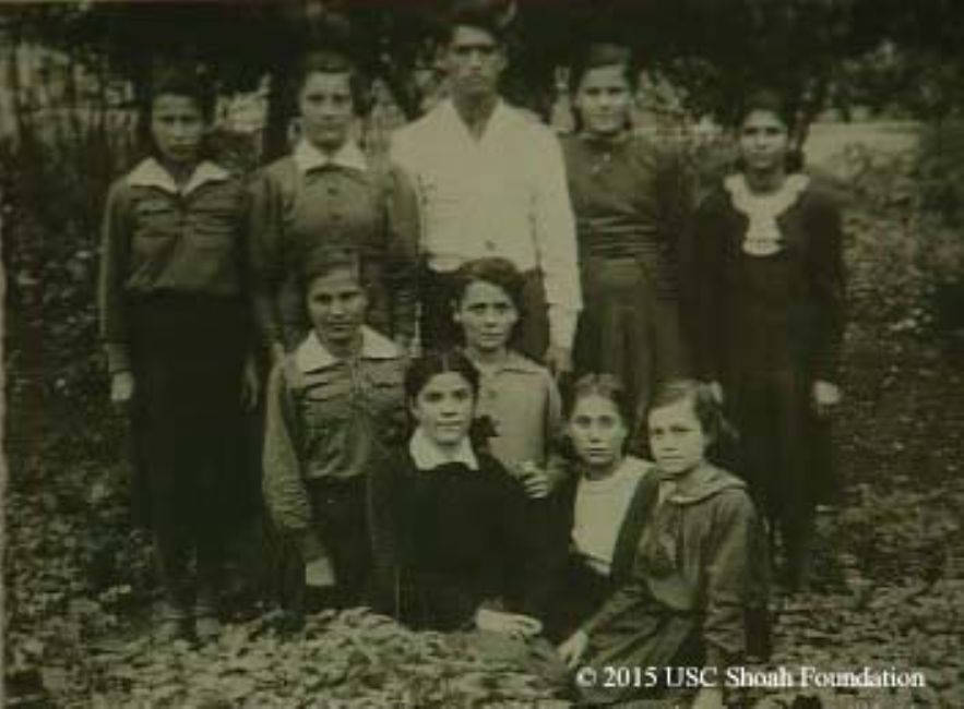 Members of the Ha-Shomer Ha-Tzair Zionist youth movement. A photograph from the interview with Zinaida Grinchenko, USC Shoa Foundation Institute, copy YVA O.93/44911