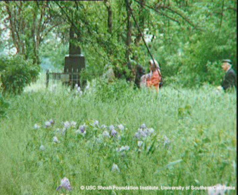 Murder site of Teplik's Jews. A photograph from the interview with Abram Kushnir, USC Shoa Foundation Institute, copy YVA O.93/26739