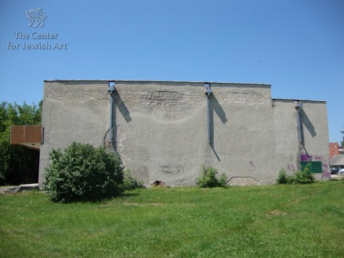Building of former Beit Midrash in Niemenczyn. Photograph by Milda Jakulytė-Vasil, 2010